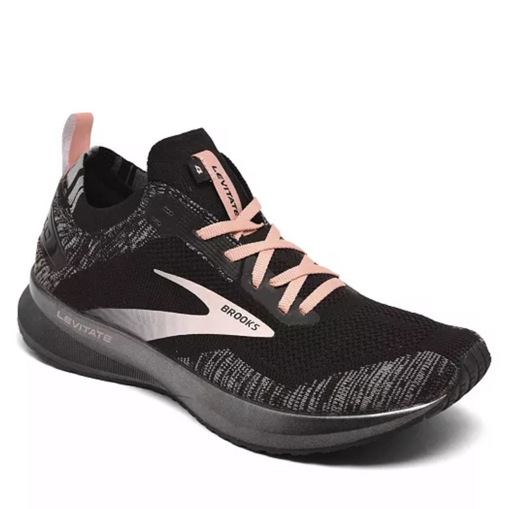 BROOKS🍂🍁Levitate 4 Running shoes Size 6.5 womens
